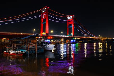 Cantiknya 5 Jembatan Indonesia Saat Malam Hari